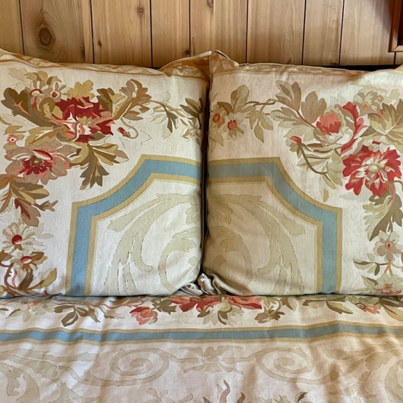 Aubusson Fresnel King Duvet Set, includes Two Euro Shams, EUC - Picture 7 of 7